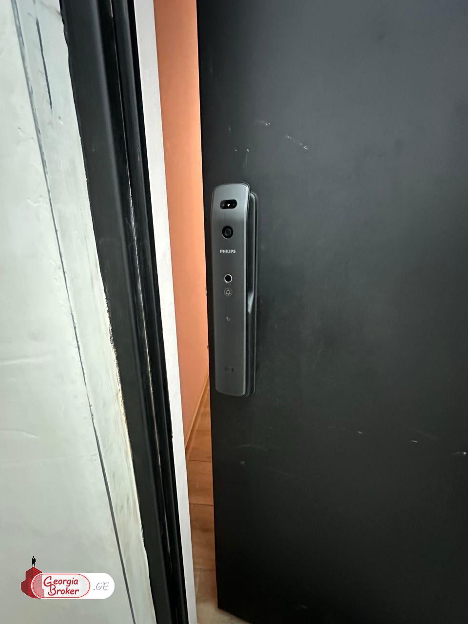 продается квартира с новым ремонтом 3-комнаты